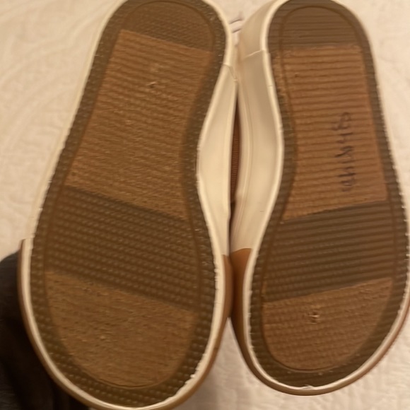 Old Navy sz 6 boot - Picture 2 of 2